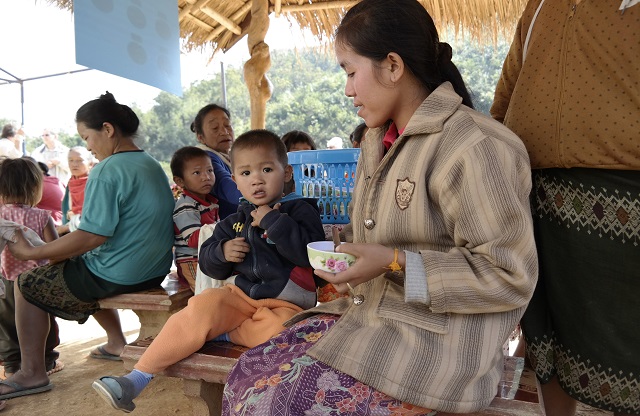 Des mères et des enfants en bonne santé au Laos